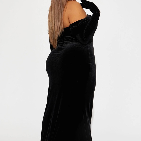 Fits Like A Glove Velvet gown - Picture 1 of 2
